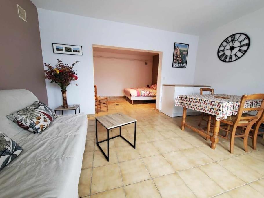 Studio Au Pied Du Chateau De Castelnaud Esterno foto